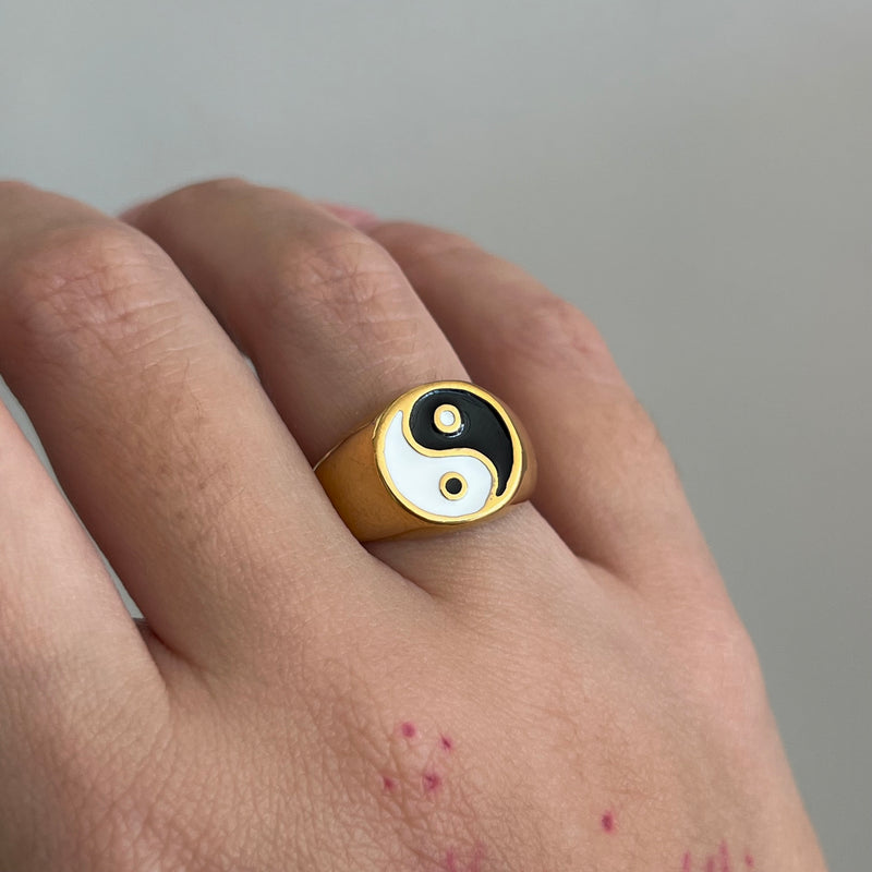 Yin yang Ring