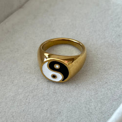 Yin yang Ring